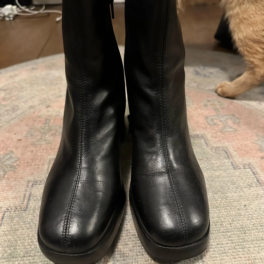 Urban Outfitters Lara Leather Booties IN BOX - Picture 5 of 6